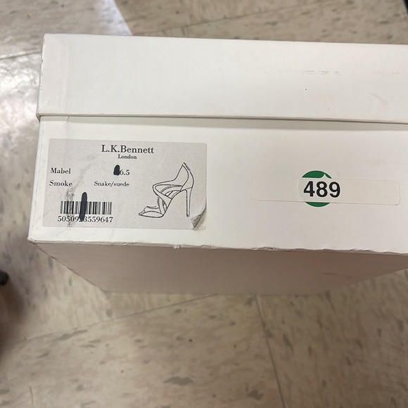 L.K. Bennett gray snake and suede heels size 6.5 Brand new - Picture 6 of 7